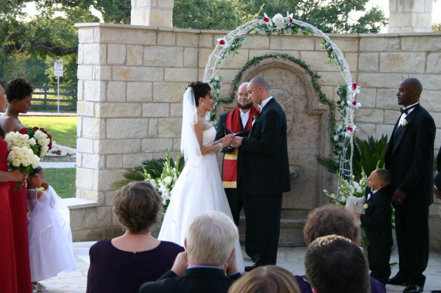 2005/10(October)/Charlotte-Byron-wedding/640x480_2005-10-01-Byron-Charlotte-Davis-wedding-024.JPG