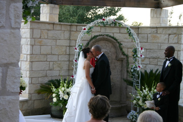 2005/10(October)/Charlotte-Byron-wedding/640x480_2005-10-01-Byron-Charlotte-Davis-wedding-027.JPG