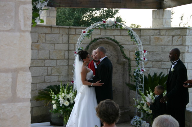 2005/10(October)/Charlotte-Byron-wedding/640x480_2005-10-01-Byron-Charlotte-Davis-wedding-031.JPG