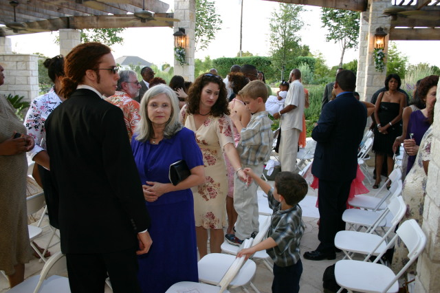 2005/10(October)/Charlotte-Byron-wedding/640x480_2005-10-01-Byron-Charlotte-Davis-wedding-041-Susana-Suzi-Chance-Dax.JPG