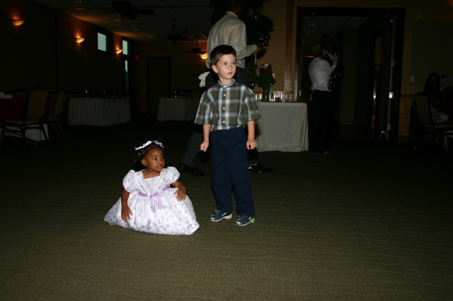 2005/10(October)/Charlotte-Byron-wedding/640x480_2005-10-01-Byron-Charlotte-Davis-wedding-082-Dax-dancing.JPG