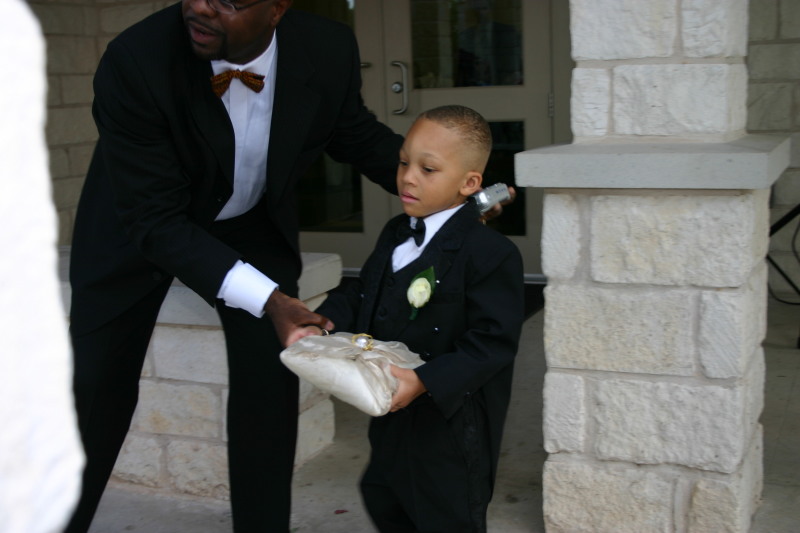 2005/10(October)/Charlotte-Byron-wedding/800x600_2005-10-01-Byron-Charlotte-Davis-wedding-005.JPG