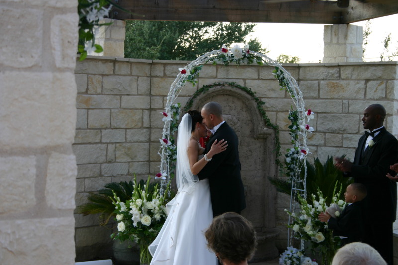 2005/10(October)/Charlotte-Byron-wedding/800x600_2005-10-01-Byron-Charlotte-Davis-wedding-029.JPG
