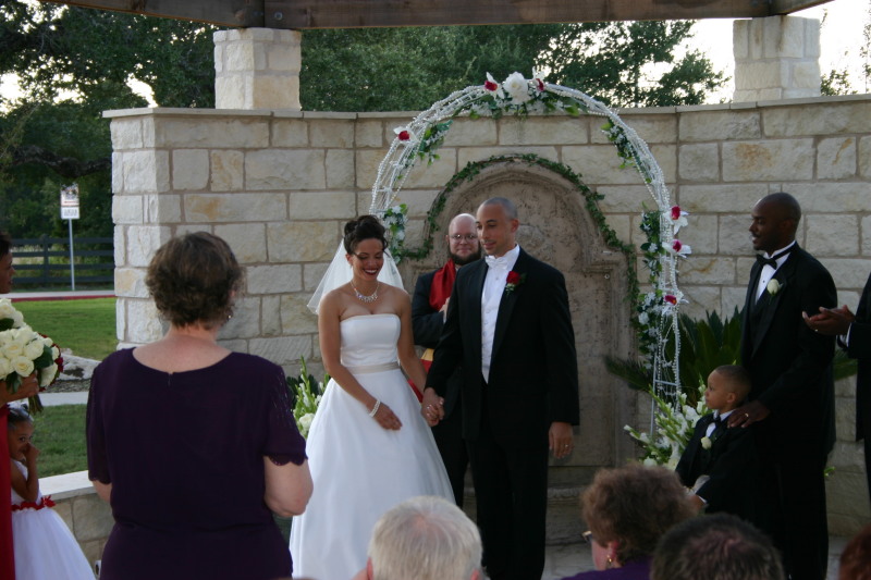 2005/10(October)/Charlotte-Byron-wedding/800x600_2005-10-01-Byron-Charlotte-Davis-wedding-032.JPG