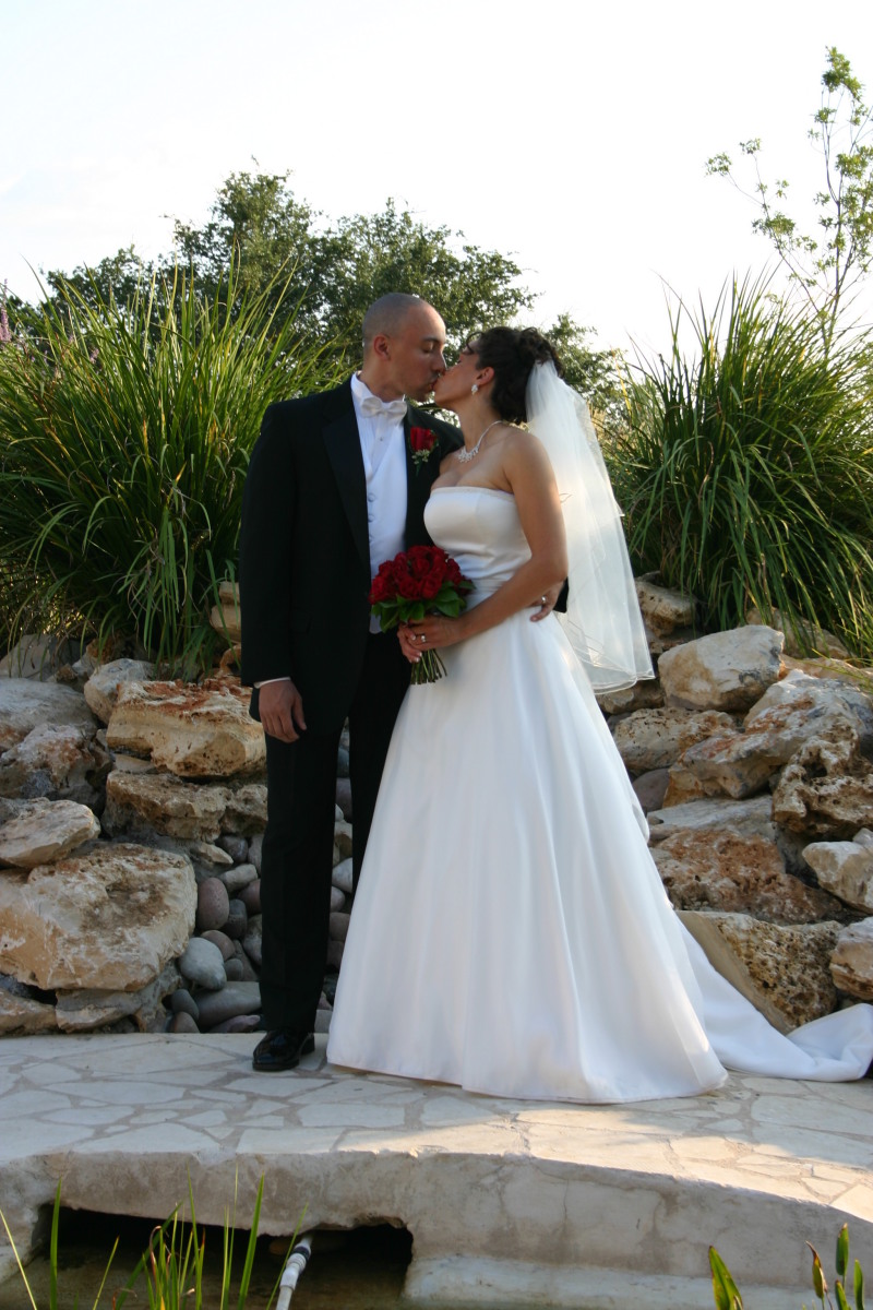 2005/10(October)/Charlotte-Byron-wedding/800x600_2005-10-01-Byron-Charlotte-Davis-wedding-051.JPG