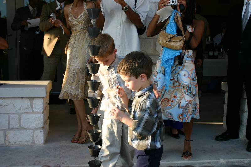 2005/10(October)/Charlotte-Byron-wedding/800x600_2005-10-01-Byron-Charlotte-Davis-wedding-054-Dax-Chance.JPG