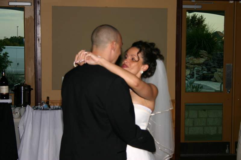 2005/10(October)/Charlotte-Byron-wedding/800x600_2005-10-01-Byron-Charlotte-Davis-wedding-063.JPG