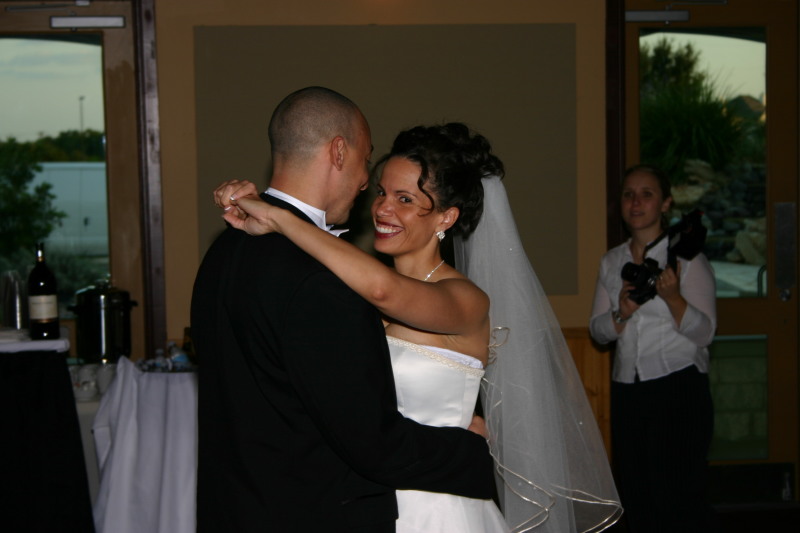 2005/10(October)/Charlotte-Byron-wedding/800x600_2005-10-01-Byron-Charlotte-Davis-wedding-065.JPG