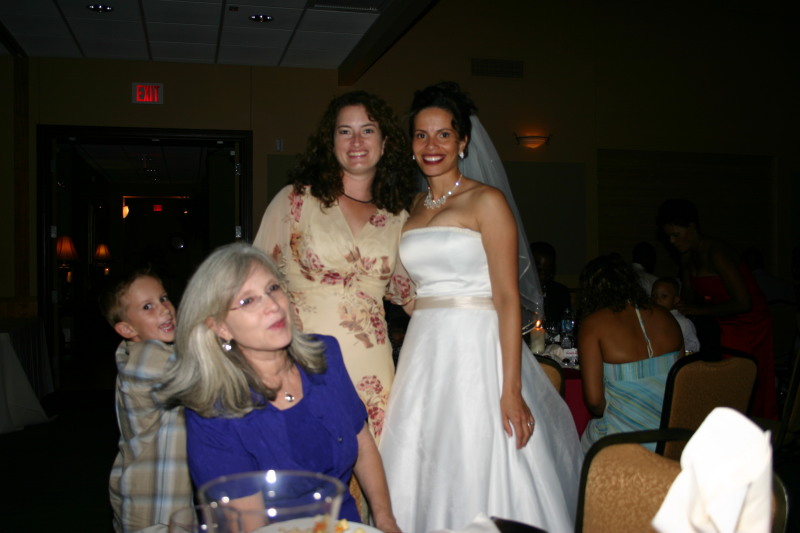 2005/10(October)/Charlotte-Byron-wedding/800x600_2005-10-01-Byron-Charlotte-Davis-wedding-090-Suzi-Susana.JPG