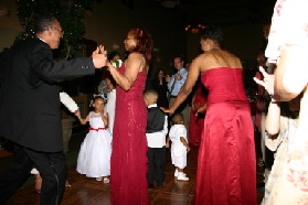 2005-10-01-Byron-Charlotte-Davis-wedding-109-dancing.JPG