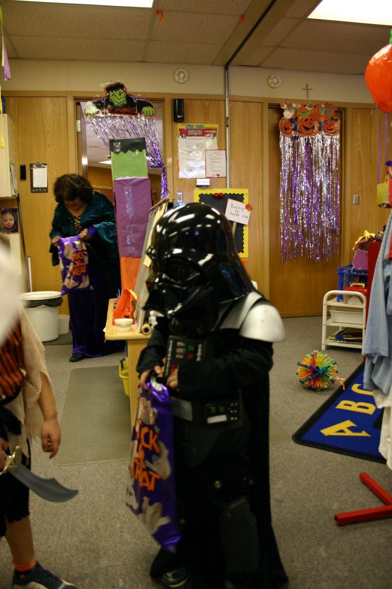 2005/10(October)/Dax-Halloween-Party/2005-10-28-Dax-Halloween-party-01.JPG