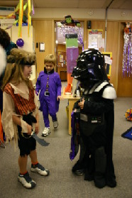 2005-10-28-Dax-Halloween-party-02.JPG