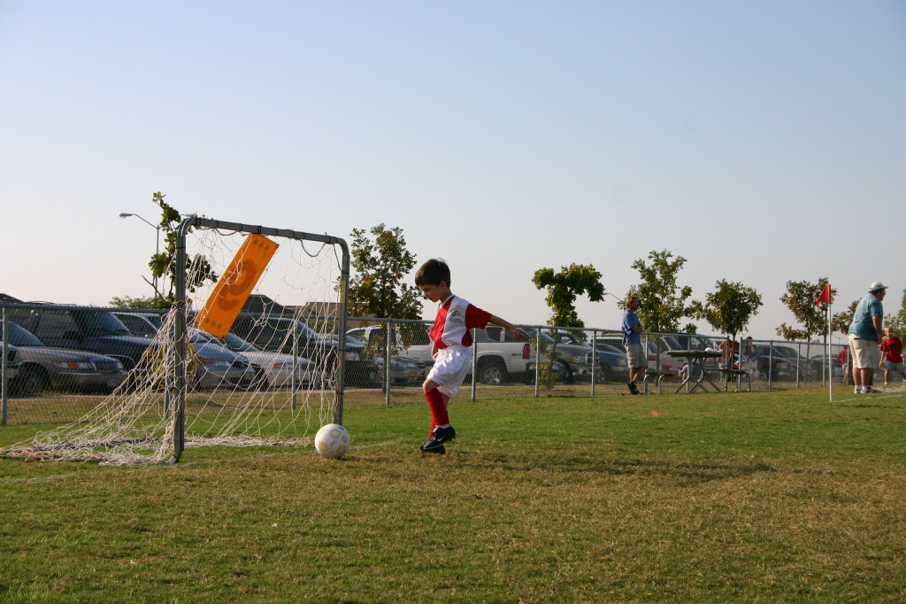 2005/10(October)/Dax-Soccer/1024x768_2005-10-15-Soccer-4-Dax.JPG
