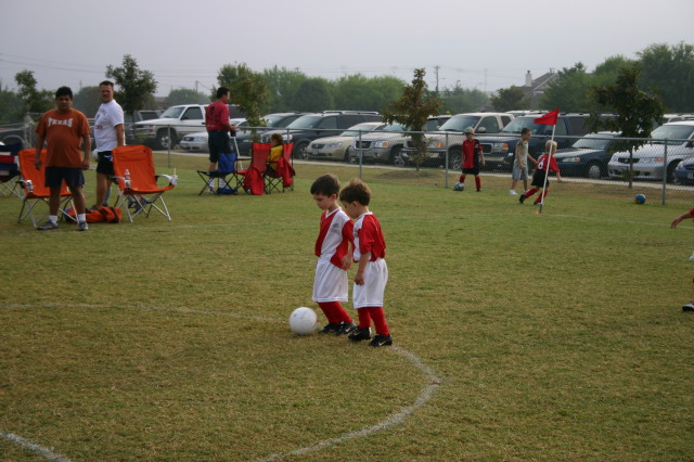 2005/10(October)/Dax-Soccer/640x480_2005-10-01-Soccer-2-Dax.JPG