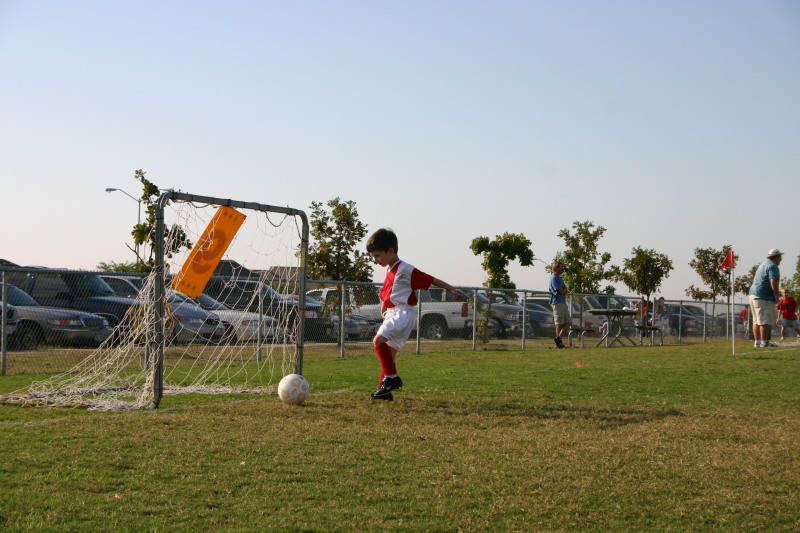 2005/10(October)/Dax-Soccer/800x600_2005-10-15-Soccer-4-Dax.JPG
