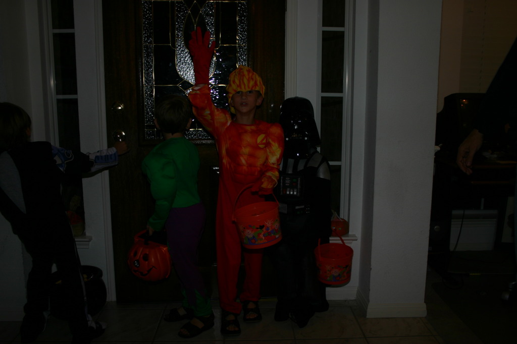 2005/10(October)/Halloween/1024x768_2005-10-31-Halloween-4-Chance-Dax.JPG
