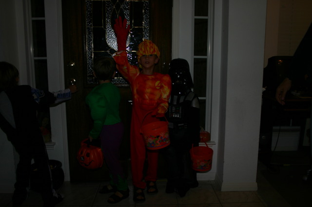 2005/10(October)/Halloween/640x480_2005-10-31-Halloween-4-Chance-Dax.JPG