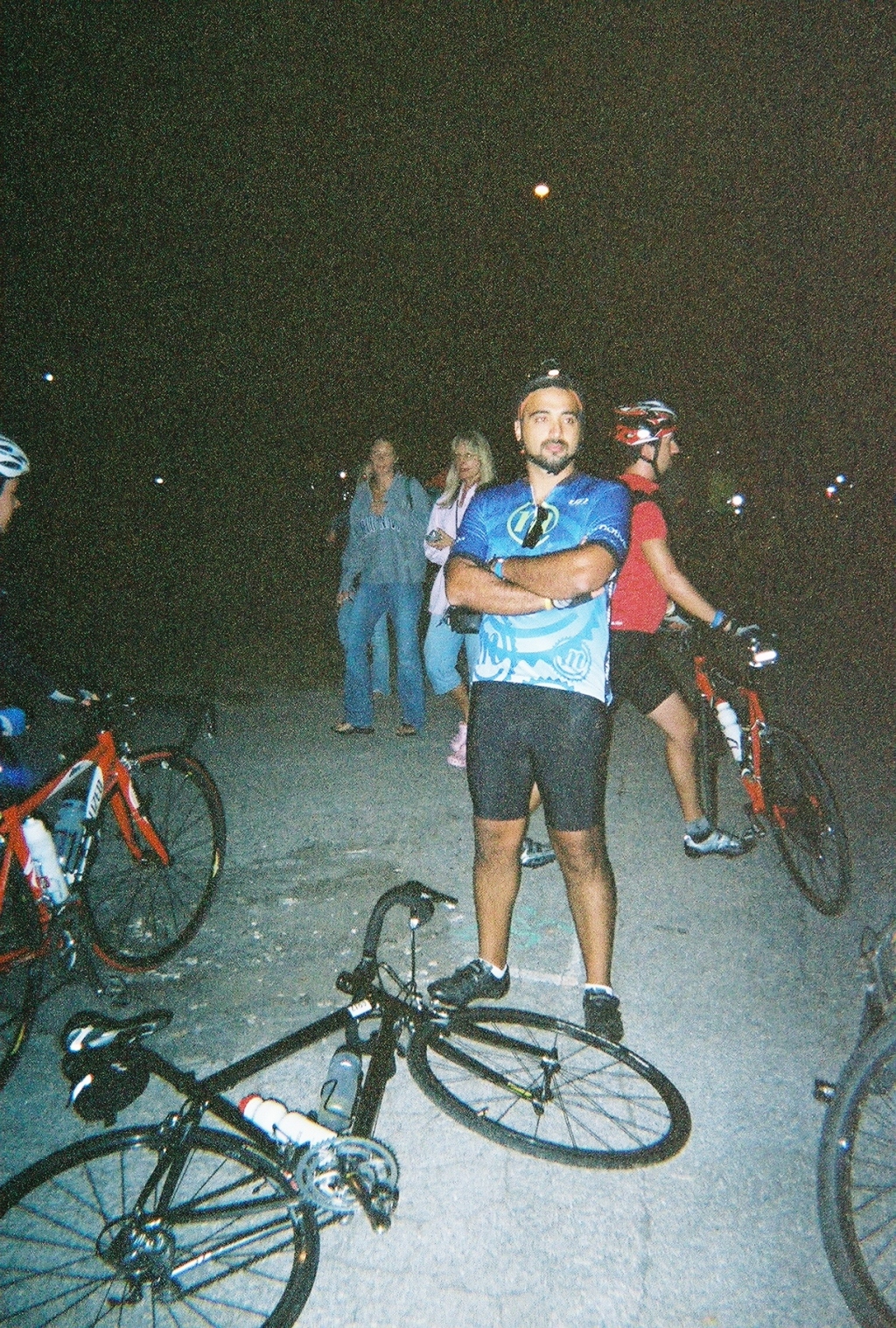 2005/10(October)/Ride-For-Roses-Team-Motive/1024x768_701622-R1-048-22A.jpg