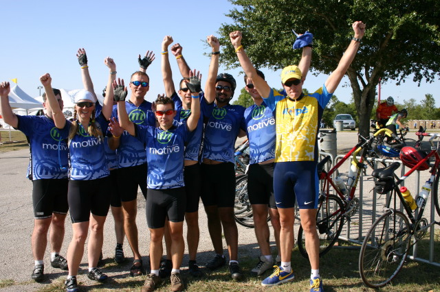 2005/10(October)/Ride-For-Roses-Team-Motive/640x480_2005-10-23-Ride-for-Roses-11-Dave-Anna-Richard-Travis-Tom-Mike-Corey-Andy-Duke.JPG