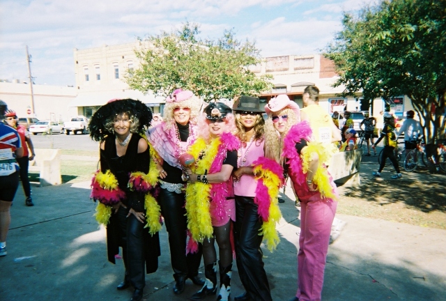 2005/10(October)/Ride-For-Roses-Team-Motive/640x480_701622-R1-030-13A.jpg