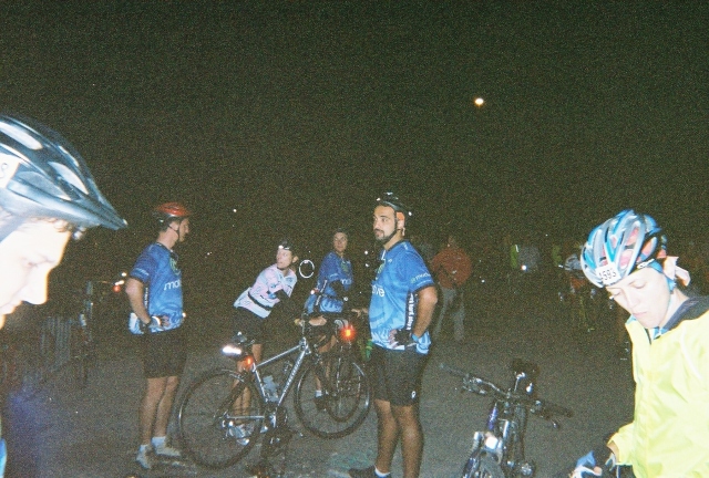 2005/10(October)/Ride-For-Roses-Team-Motive/640x480_701622-R1-054-25A.jpg