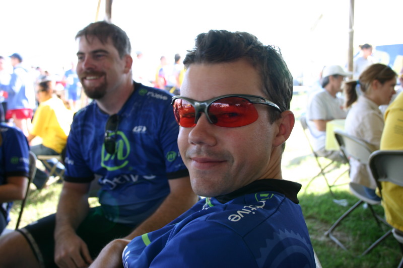 2005/10(October)/Ride-For-Roses-Team-Motive/800x600_2005-10-23-Ride-for-Roses-16-Tom.JPG