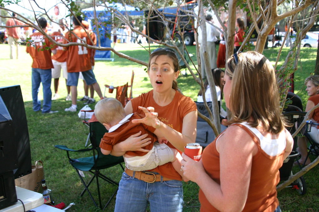 2005/10(October)/Texas-Tech-TailGate/1024x768_2005-10-22-Texas-Tailgate-04-Ian-Heather-Katie.JPG