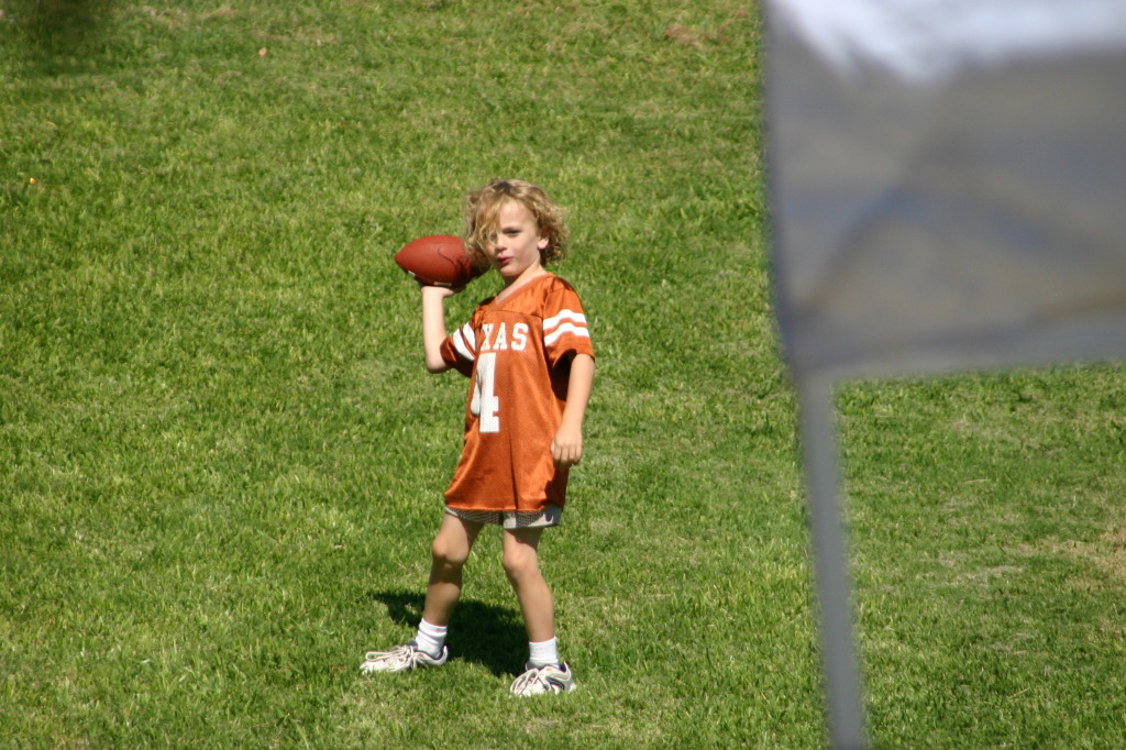 2005/10(October)/Texas-Tech-TailGate/1024x768_2005-10-22-Texas-Tailgate-06-Vale.JPG