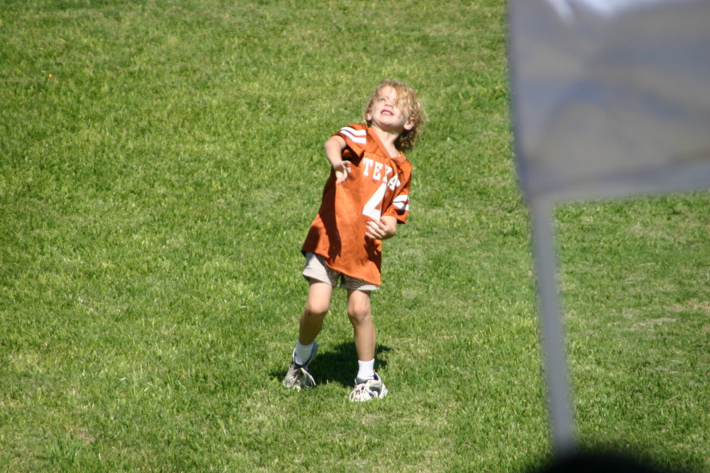 2005-10-22-Texas-Tailgate-07-Vale.JPG