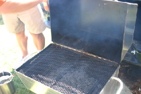 2005-10-22-Texas-Tailgate-17-grille.JPG