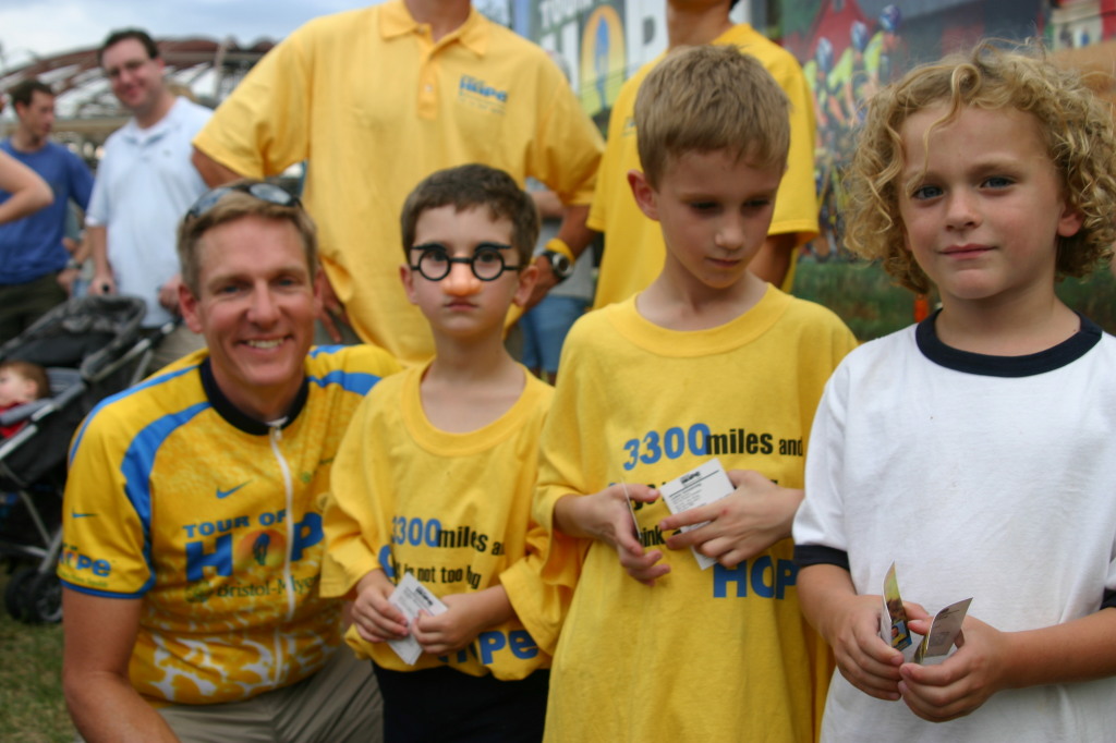 2005/10(October)/Tour-of-Hope/1024x768_2005-10-02-Tour-of-Hope-61-Duke-Chance-Dax-Vale.JPG