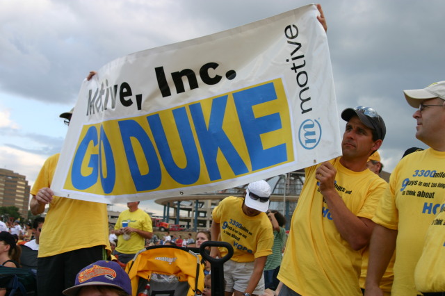 2005-10-02-Tour-of-Hope-16-Go-Duke.JPG