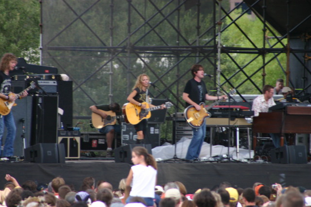 2005-10-02-Tour-of-Hope-54-Sheryl-Crow.JPG
