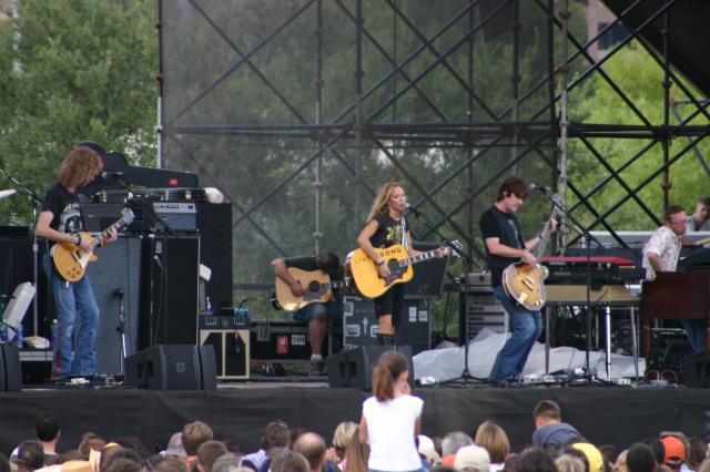 2005-10-02-Tour-of-Hope-55-Sheryl-Crow.JPG
