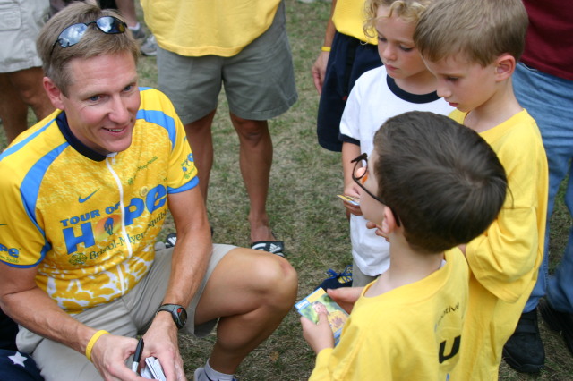 2005-10-02-Tour-of-Hope-56-Duke-Chance-Dax-Vale.JPG