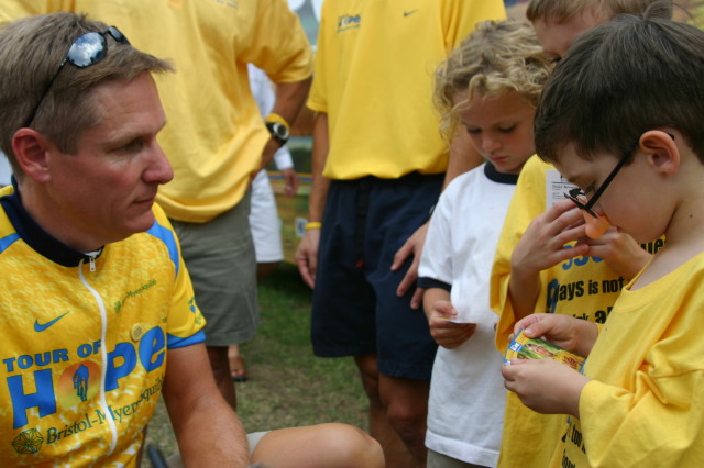 2005-10-02-Tour-of-Hope-58-Duke-Chance-Dax-Vale.JPG
