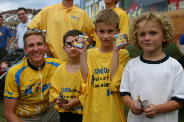 2005-10-02-Tour-of-Hope-62-Duke-Chance-Dax-Vale.JPG