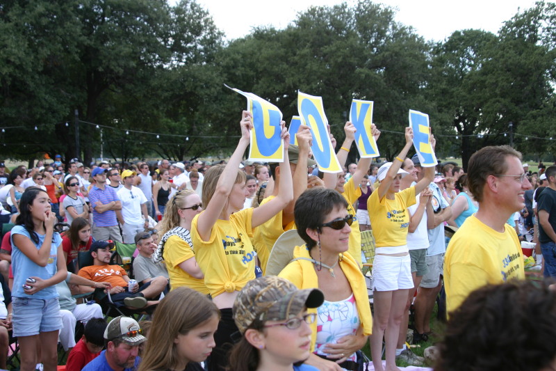 2005-10-02-Tour-of-Hope-31-Go-Duke.JPG