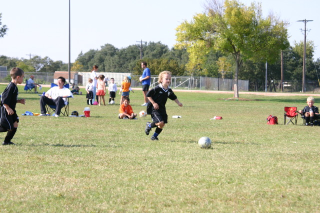 2005/10(October)/Vale-Soccer/640x480_2005-10-16-Vale-Soccer-016.JPG