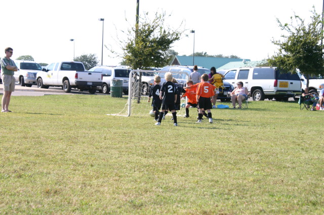 2005/10(October)/Vale-Soccer/640x480_2005-10-16-Vale-Soccer-024.JPG