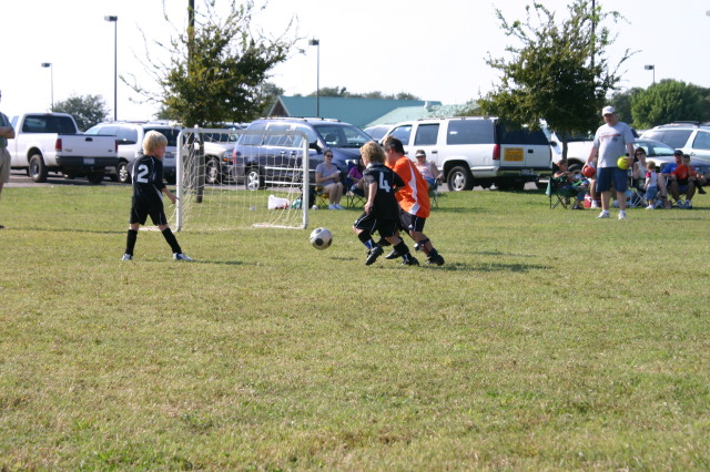 2005/10(October)/Vale-Soccer/640x480_2005-10-16-Vale-Soccer-037.JPG