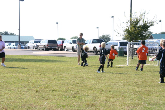 2005/10(October)/Vale-Soccer/640x480_2005-10-16-Vale-Soccer-038.JPG