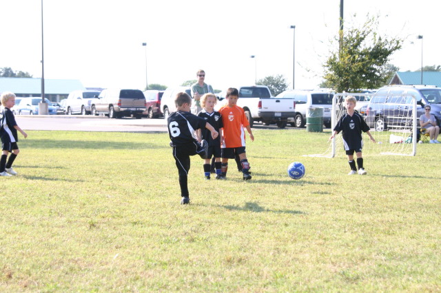 2005/10(October)/Vale-Soccer/640x480_2005-10-16-Vale-Soccer-039.JPG