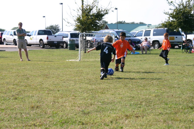 2005/10(October)/Vale-Soccer/640x480_2005-10-16-Vale-Soccer-042.JPG