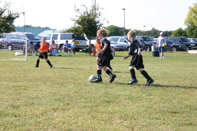 2005/10(October)/Vale-Soccer/640x480_2005-10-16-Vale-Soccer-060.JPG