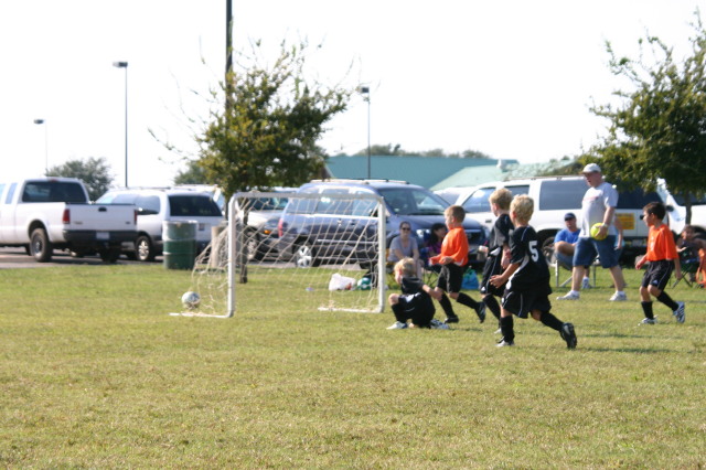 2005/10(October)/Vale-Soccer/640x480_2005-10-16-Vale-Soccer-074.JPG