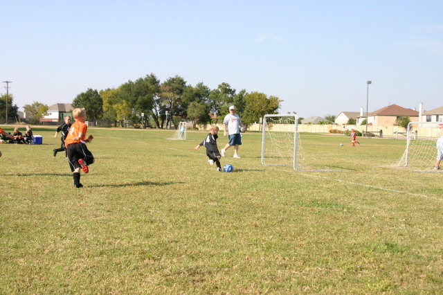 2005/10(October)/Vale-Soccer/640x480_2005-10-16-Vale-Soccer-122.JPG