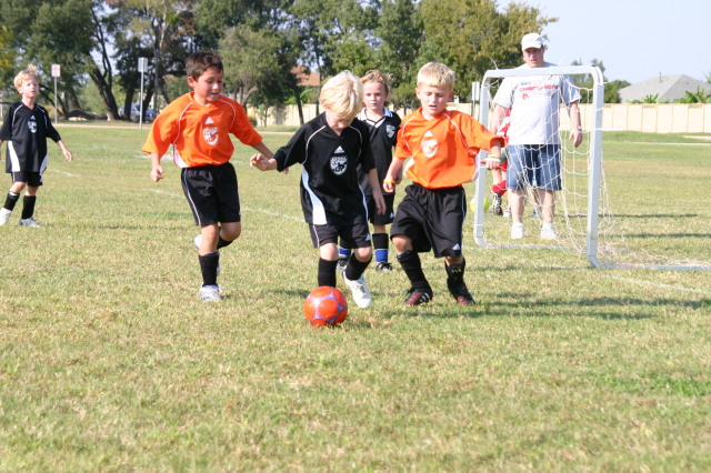 2005/10(October)/Vale-Soccer/640x480_2005-10-16-Vale-Soccer-154.JPG