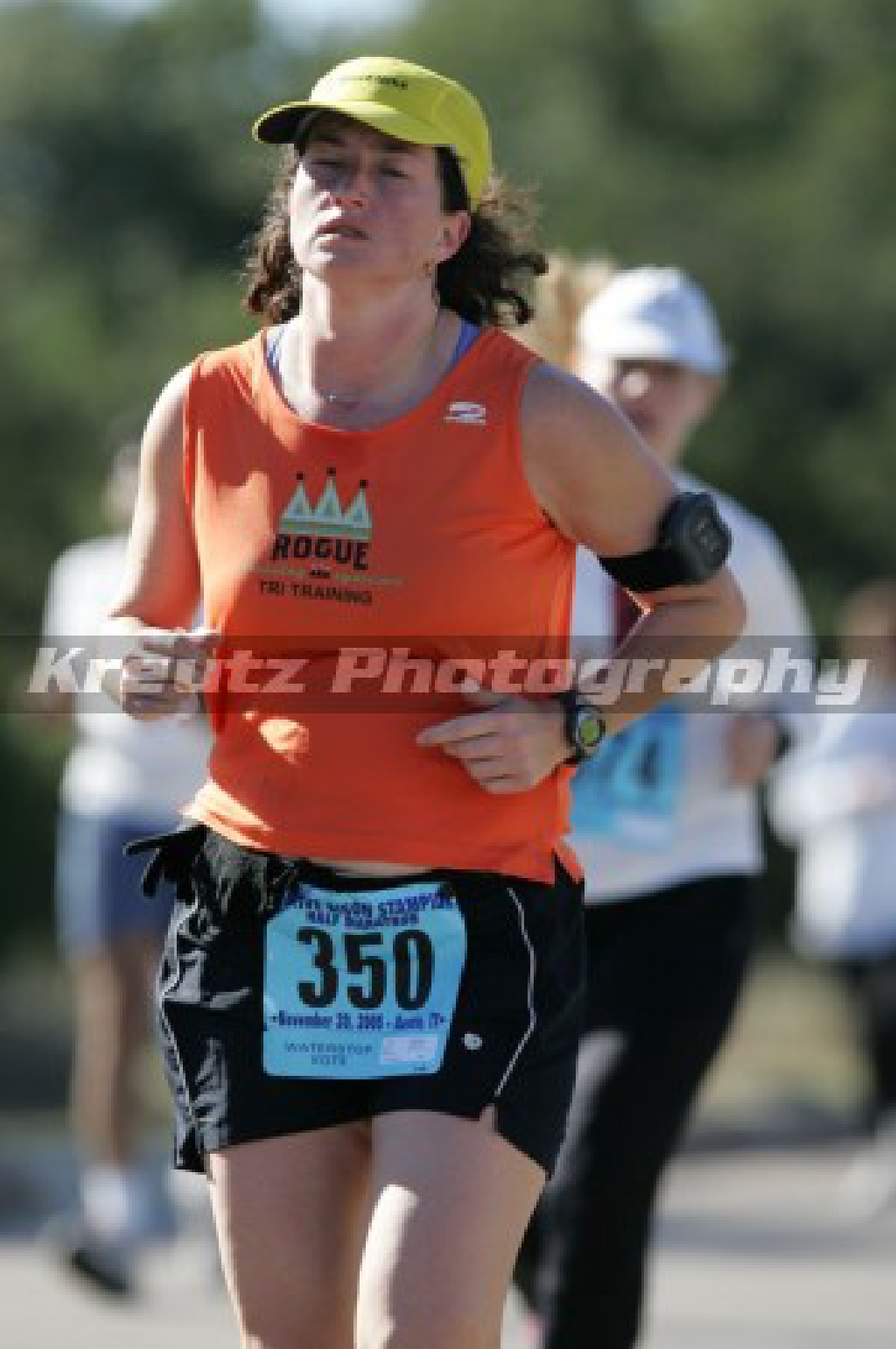 2005/11(November)/Bison-Stampede-half-Marathon/1024x768_2005-11-20-Suzi-Bison-Stampede-half-marathon-3.jpg