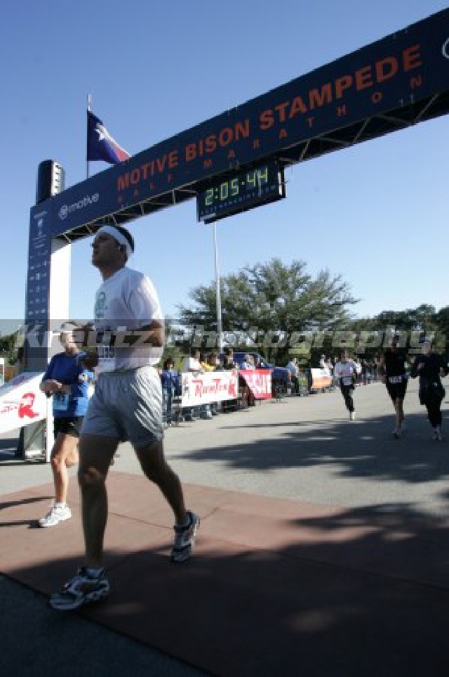 2005-11-20-Travis-Bison-Stampede-half-marathon-4.jpg